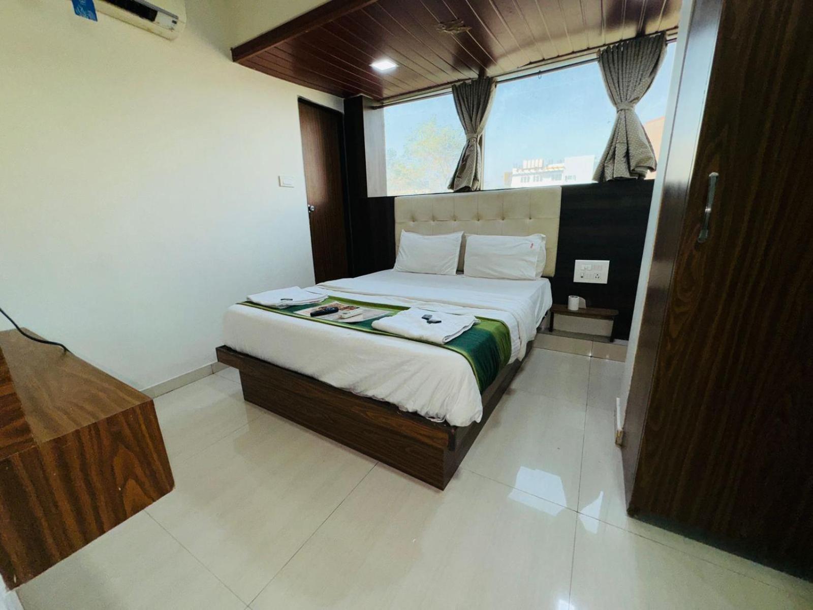 Hotel Artusinn Midc Andheri East มุมไบ ภายนอก รูปภาพ